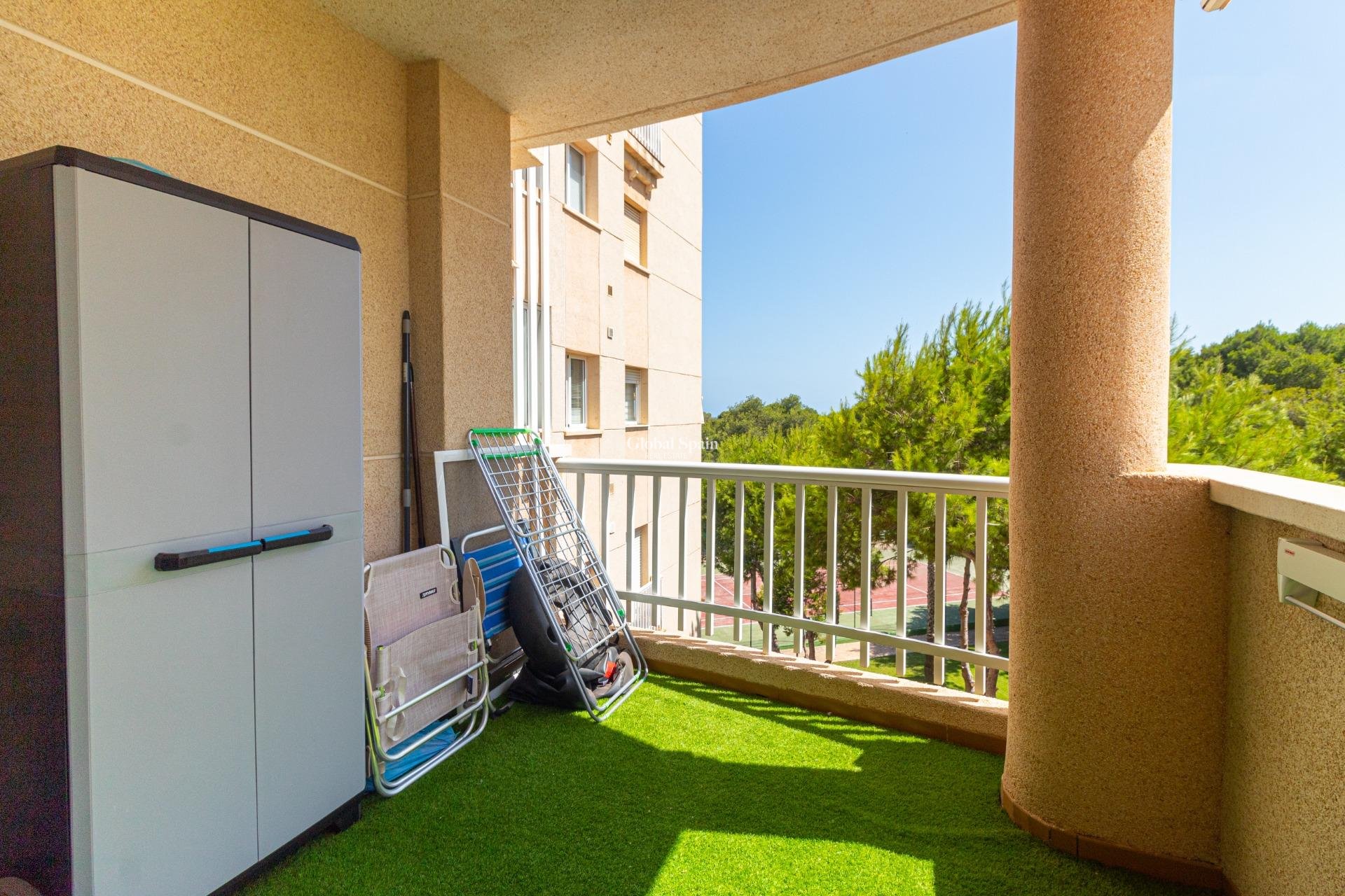 Wiederverkauf - WOHNUNG -
ORIHUELA COSTA - CAMPOAMOR