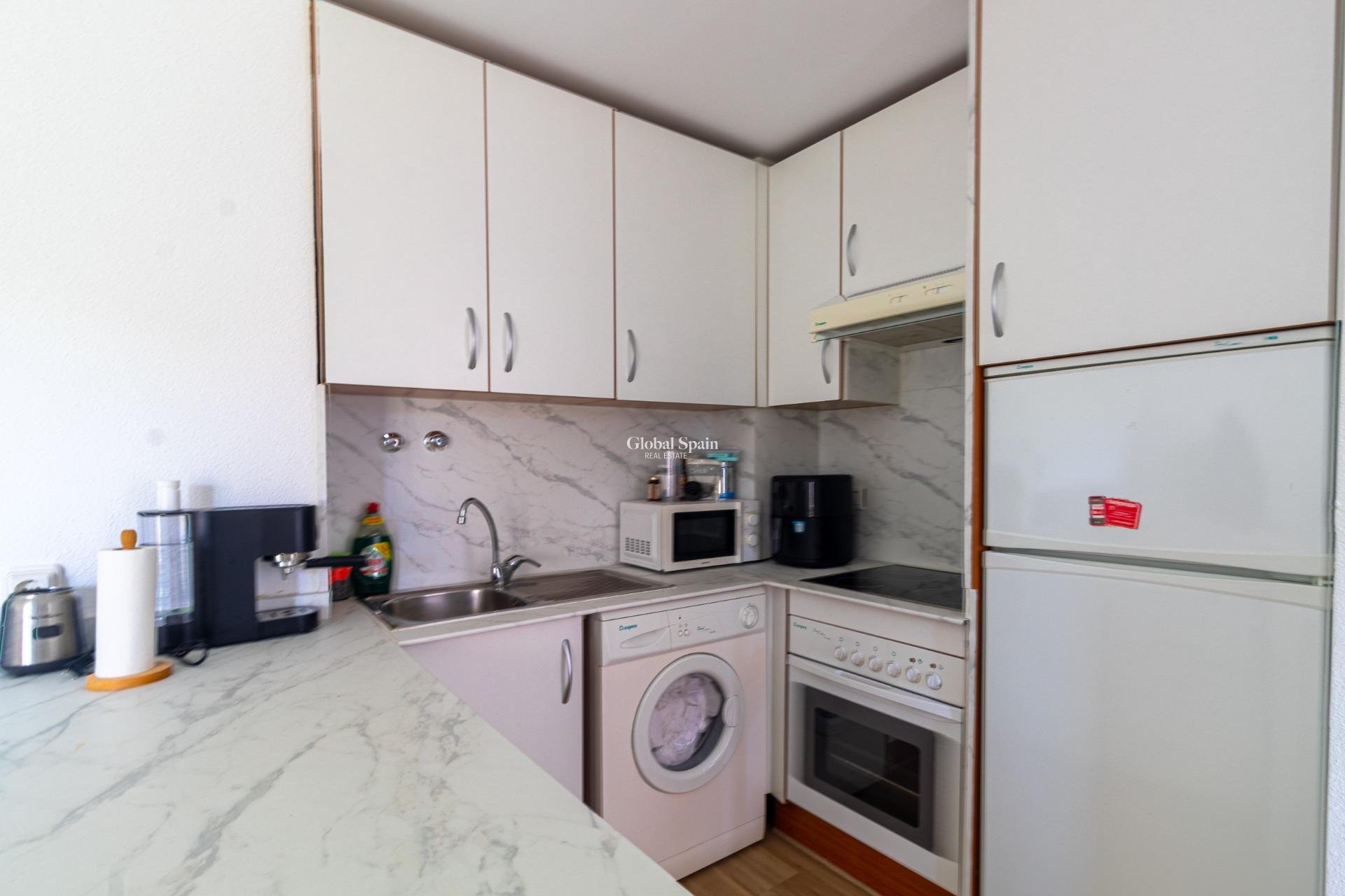 Wiederverkauf - WOHNUNG -
ORIHUELA COSTA - CAMPOAMOR