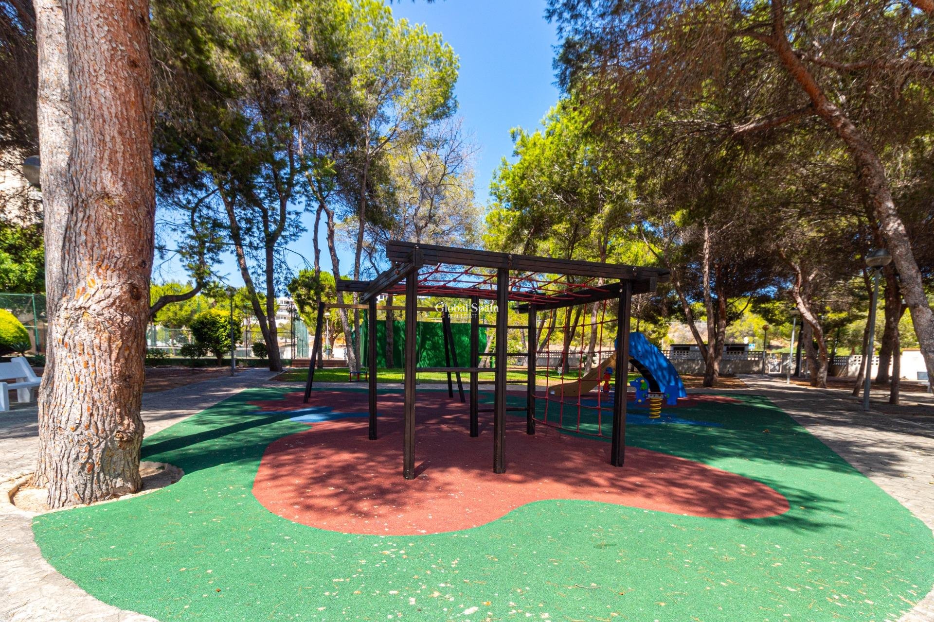 Wiederverkauf - WOHNUNG -
ORIHUELA COSTA - CAMPOAMOR