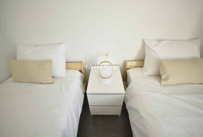 Wiederverkauf - WOHNUNG -
ORIHUELA COSTA - CAMPOAMOR
