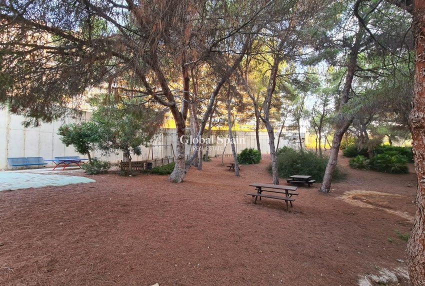 Wiederverkauf - WOHNUNG -
ORIHUELA COSTA - CAMPOAMOR
