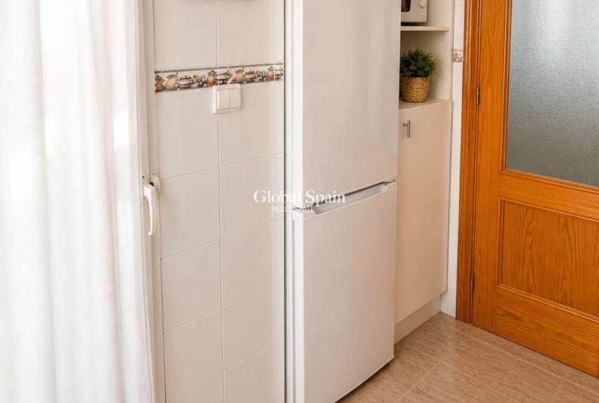 Wiederverkauf - WOHNUNG -
ORIHUELA COSTA - CAMPOAMOR