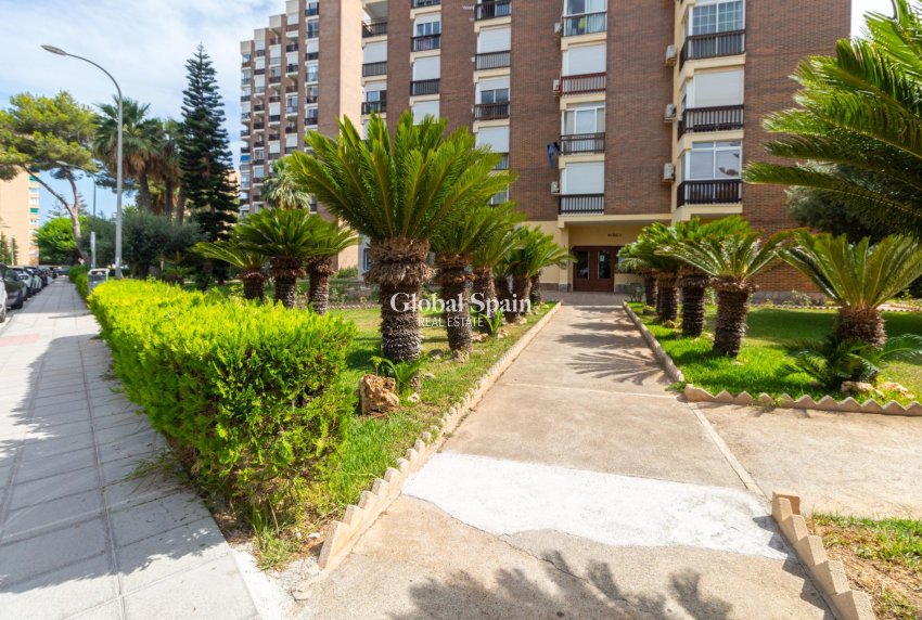 Wiederverkauf - WOHNUNG -
ORIHUELA COSTA - CAMPOAMOR