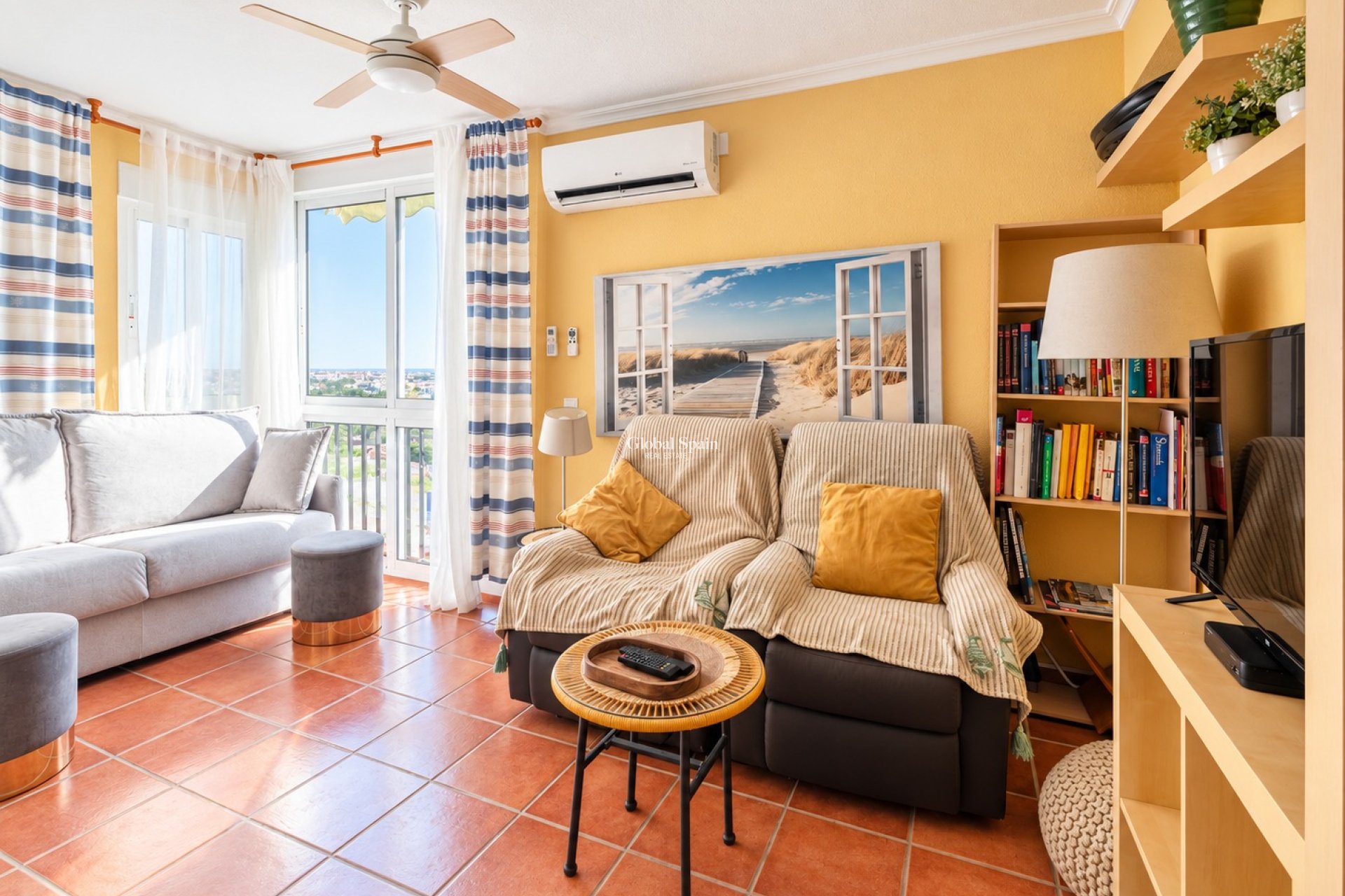Wiederverkauf - WOHNUNG -
ORIHUELA COSTA - CAMPOAMOR