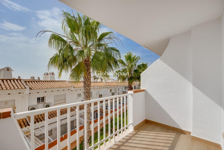 Wiederverkauf - Wohnung -
ORIHUELA COSTA - CAMPOAMOR