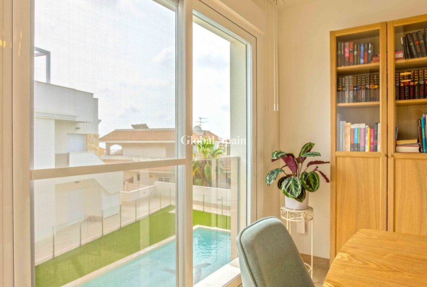 Wiederverkauf - WOHNUNG -
ORIHUELA COSTA - Costa Blanca