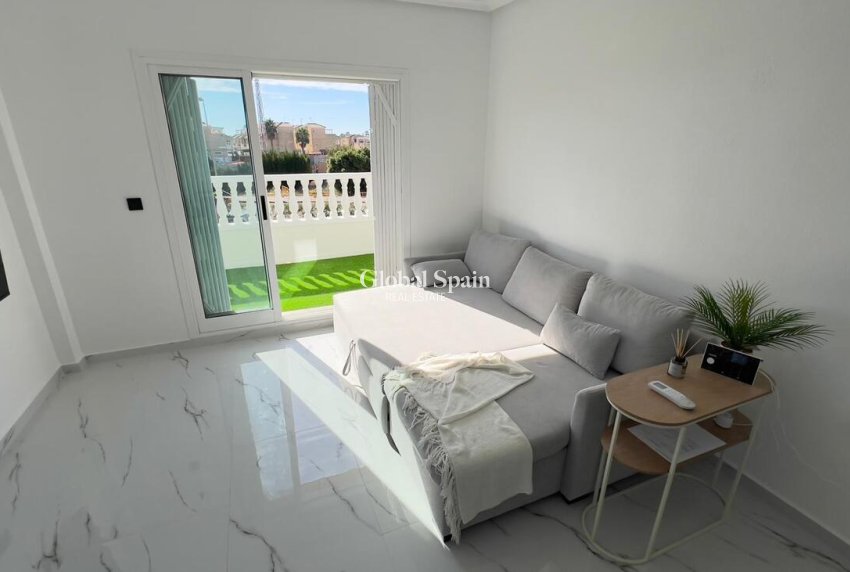 Wiederverkauf - WOHNUNG -
ORIHUELA COSTA - Costa Blanca