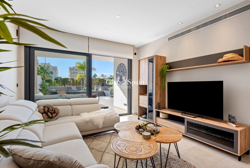 Wiederverkauf - WOHNUNG -
ORIHUELA COSTA - Costa Blanca