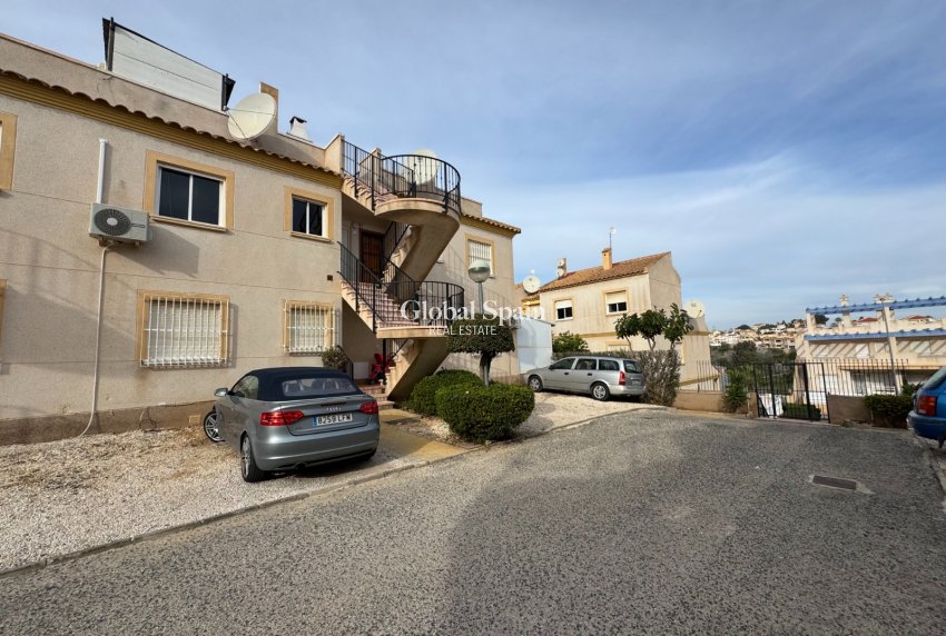 Wiederverkauf - WOHNUNG -
ORIHUELA COSTA - Costa Blanca