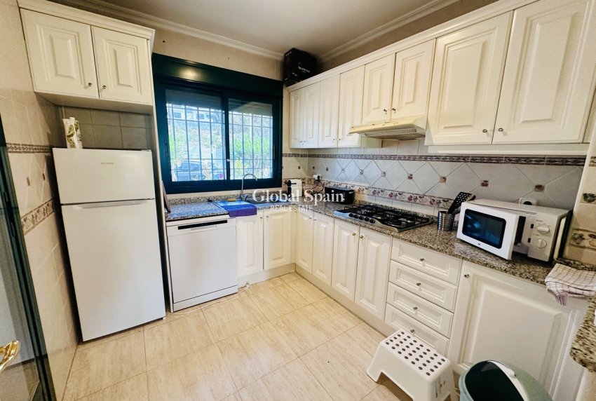 Wiederverkauf - WOHNUNG -
ORIHUELA COSTA - Costa Blanca