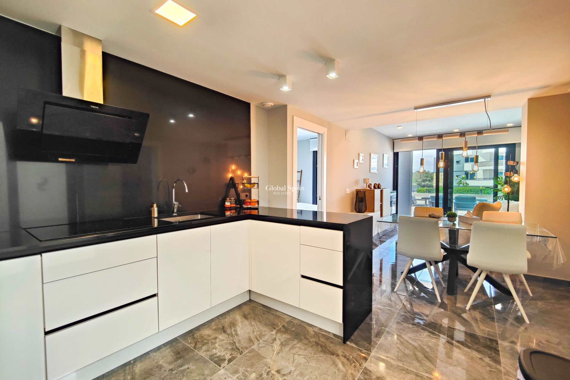 Wiederverkauf - WOHNUNG -
ORIHUELA COSTA - Costa Blanca