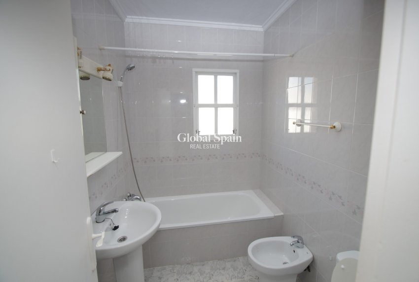 Wiederverkauf - WOHNUNG -
ORIHUELA COSTA - Costa Blanca