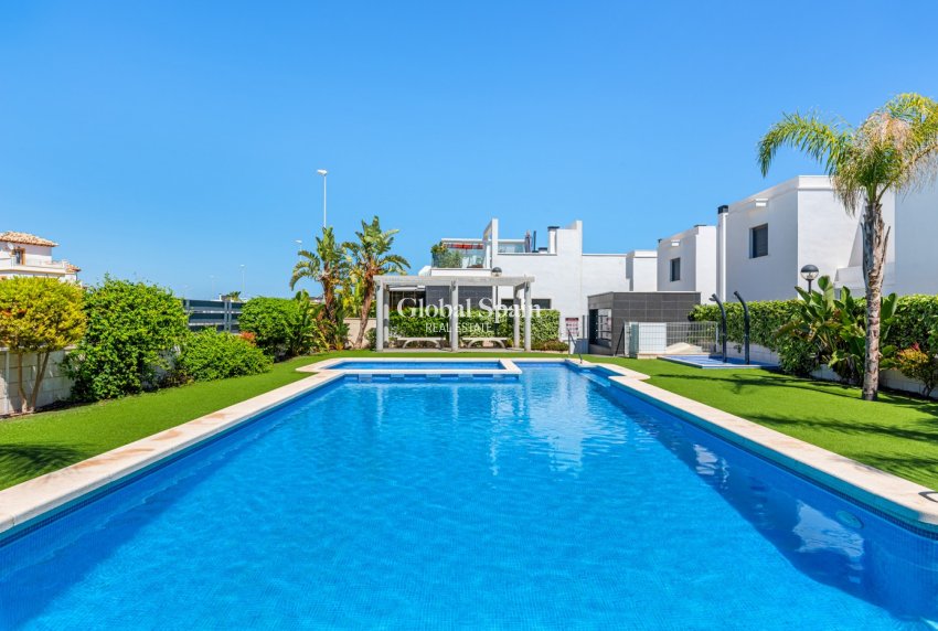 Wiederverkauf - WOHNUNG -
ORIHUELA COSTA - Costa Blanca
