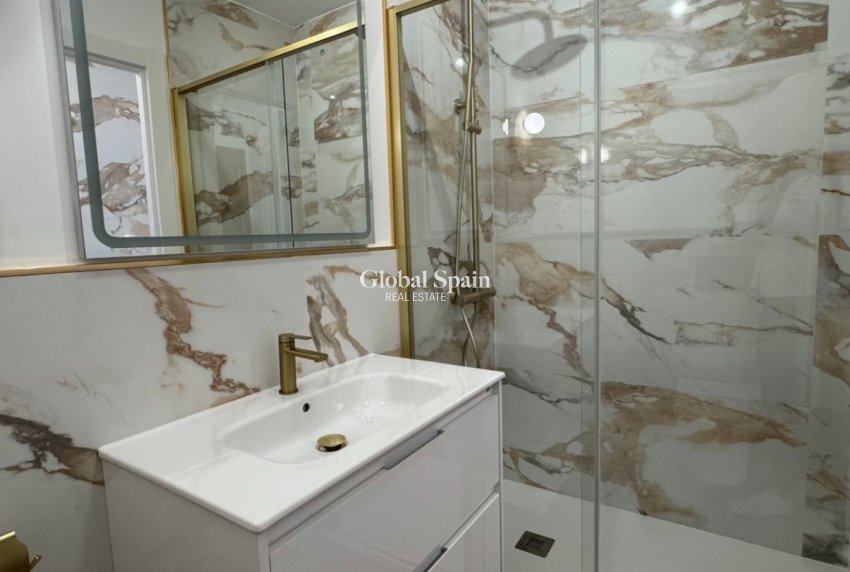 Wiederverkauf - WOHNUNG -
ORIHUELA COSTA - Costa Blanca