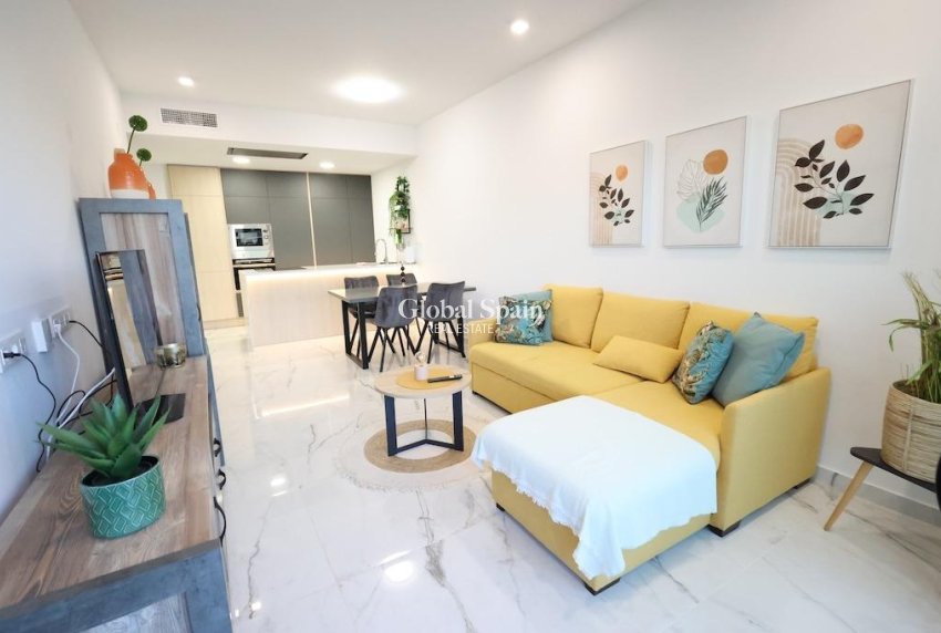 Wiederverkauf - WOHNUNG -
ORIHUELA COSTA - Costa Blanca