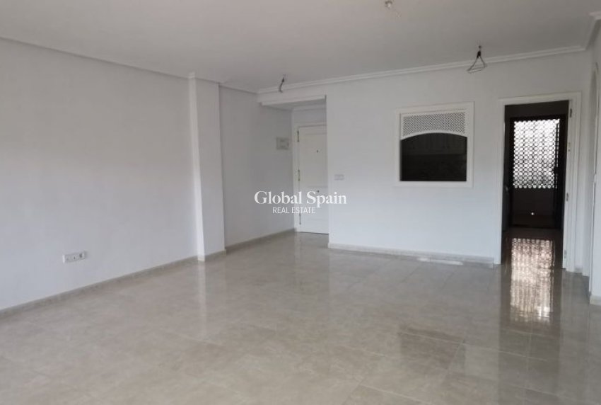 Wiederverkauf - WOHNUNG -
ORIHUELA COSTA - Costa Blanca