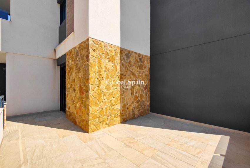 Wiederverkauf - WOHNUNG -
ORIHUELA COSTA - Costa Blanca