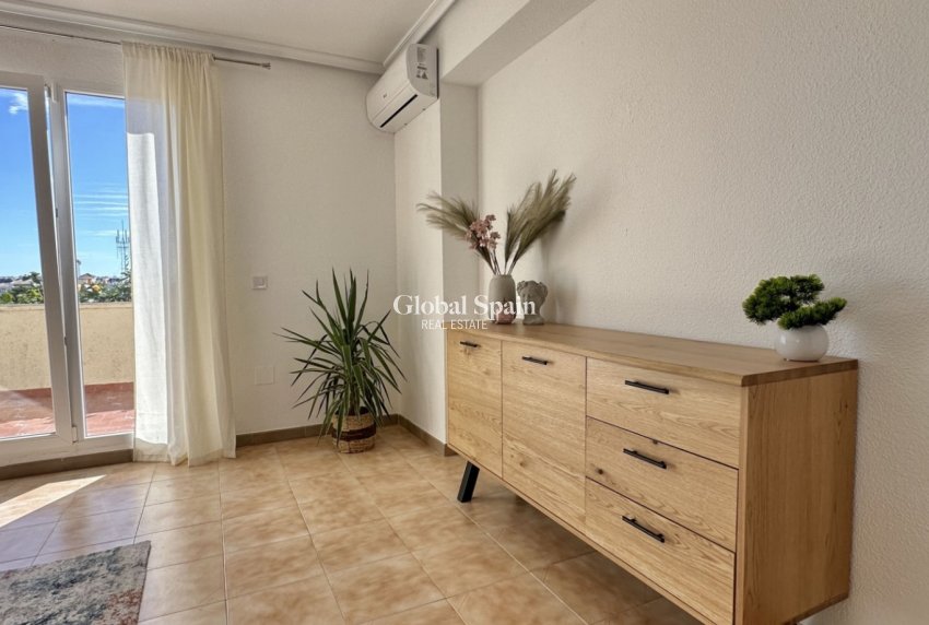 Wiederverkauf - WOHNUNG -
ORIHUELA COSTA - Costa Blanca