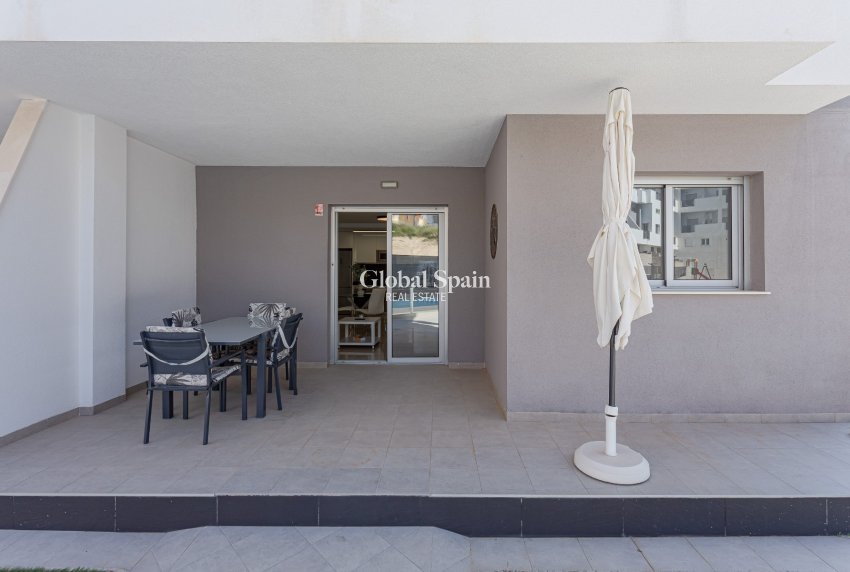 Wiederverkauf - WOHNUNG -
ORIHUELA COSTA - Costa Blanca