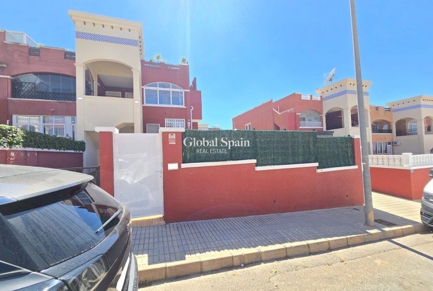 Wiederverkauf - WOHNUNG -
ORIHUELA COSTA - Costa Blanca