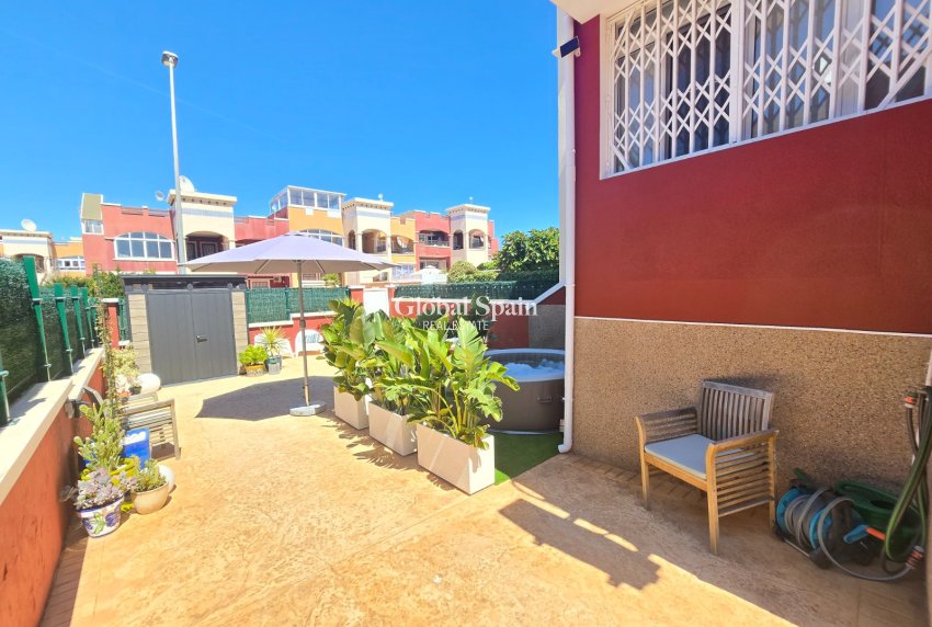 Wiederverkauf - WOHNUNG -
ORIHUELA COSTA - Costa Blanca