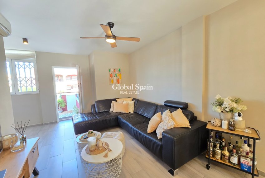 Wiederverkauf - WOHNUNG -
ORIHUELA COSTA - Costa Blanca