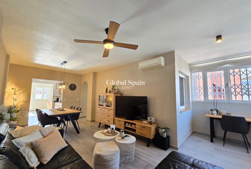 Wiederverkauf - WOHNUNG -
ORIHUELA COSTA - Costa Blanca