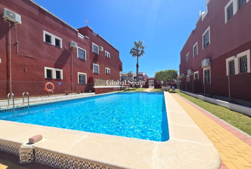 Wiederverkauf - WOHNUNG -
ORIHUELA COSTA - Costa Blanca