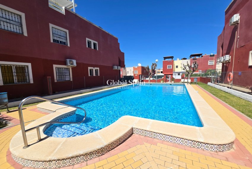 Wiederverkauf - WOHNUNG -
ORIHUELA COSTA - Costa Blanca
