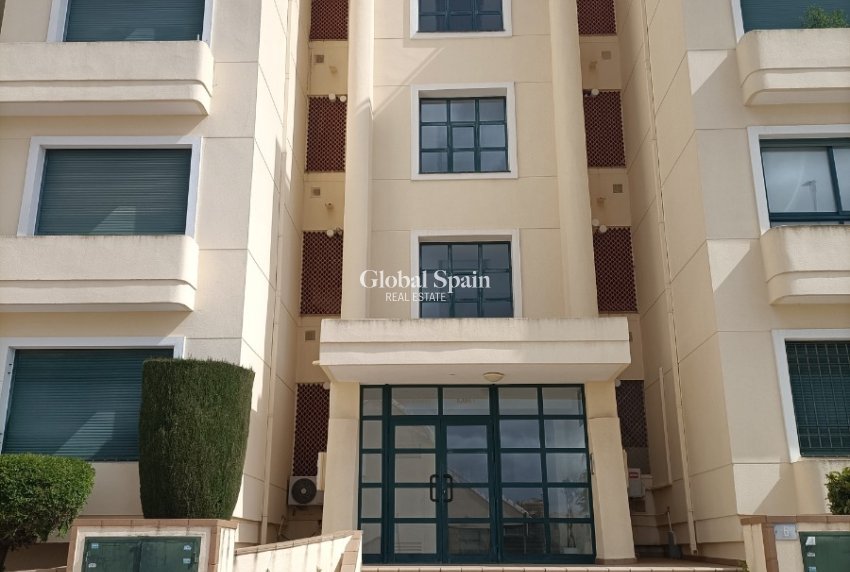 Wiederverkauf - WOHNUNG -
ORIHUELA COSTA - Costa Blanca