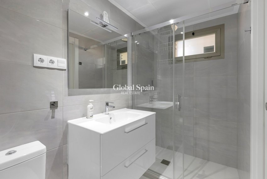 Wiederverkauf - WOHNUNG -
ORIHUELA COSTA - Costa Blanca