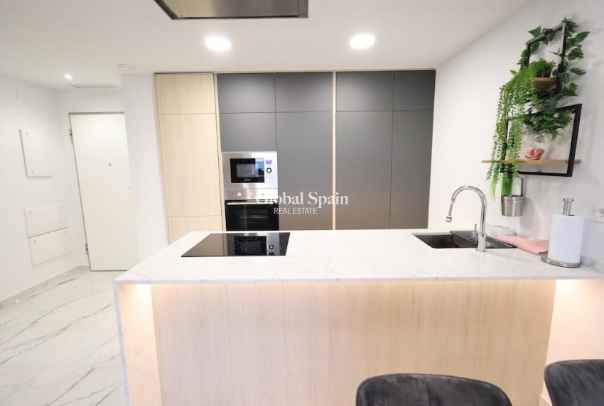 Wiederverkauf - WOHNUNG -
ORIHUELA COSTA - Costa Blanca