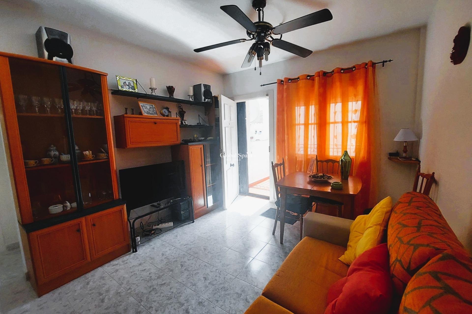 Wiederverkauf - WOHNUNG -
ORIHUELA COSTA - Costa Blanca