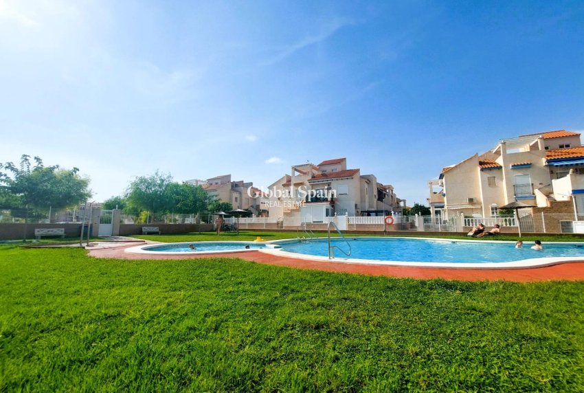 Wiederverkauf - WOHNUNG -
ORIHUELA COSTA - Costa Blanca