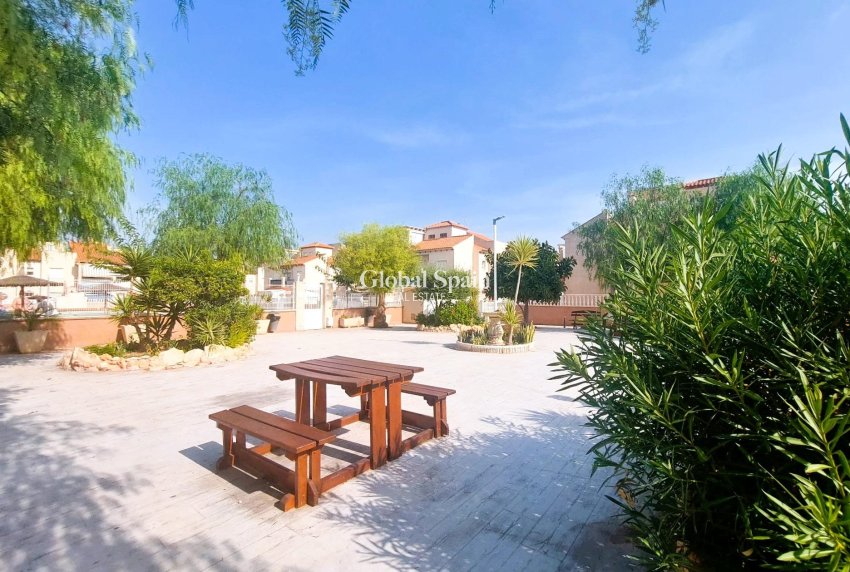 Wiederverkauf - WOHNUNG -
ORIHUELA COSTA - Costa Blanca