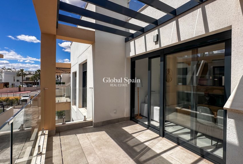 Wiederverkauf - WOHNUNG -
ORIHUELA COSTA - Costa Blanca