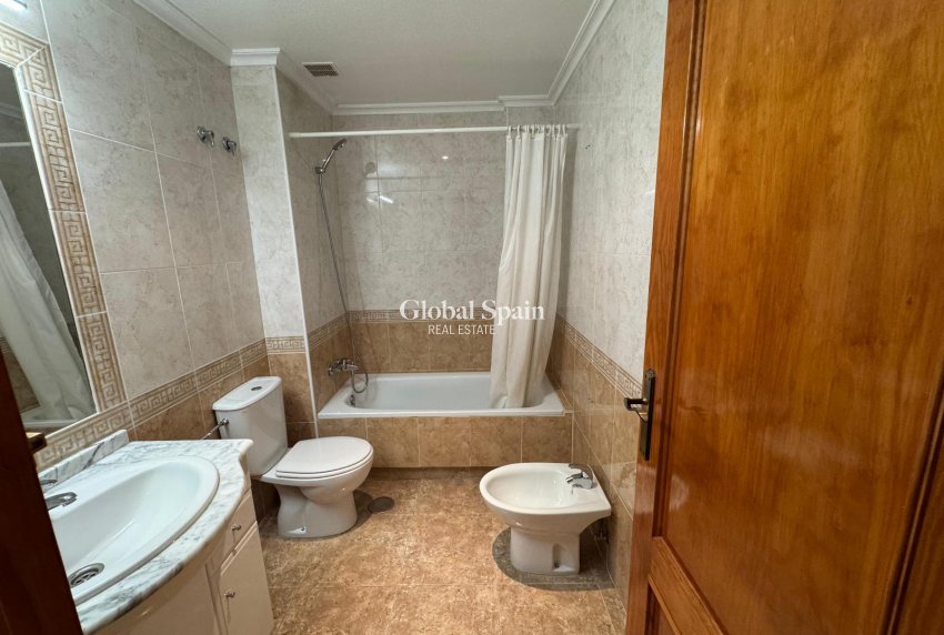 Wiederverkauf - WOHNUNG -
ORIHUELA COSTA - Costa Blanca