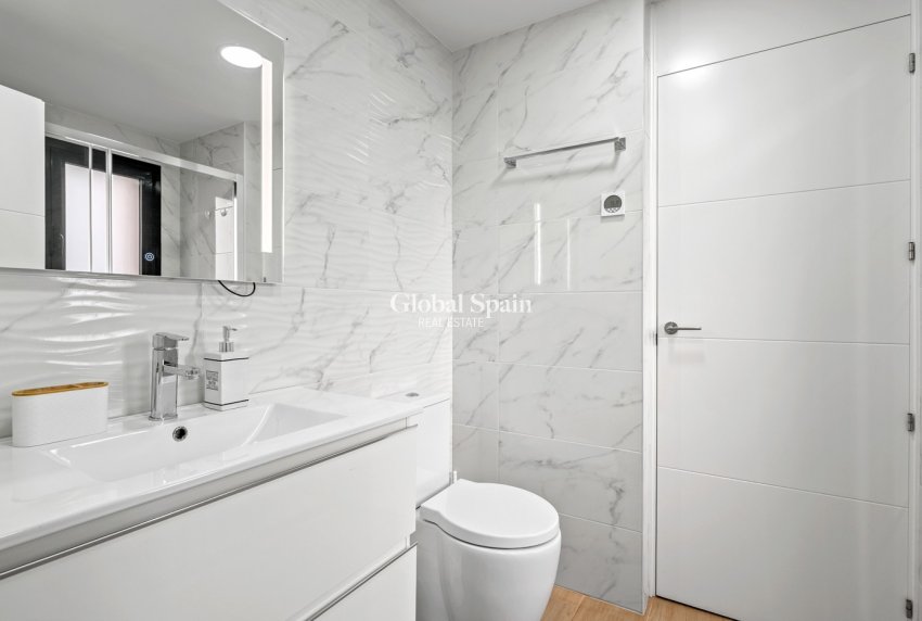 Wiederverkauf - WOHNUNG -
ORIHUELA COSTA - Costa Blanca
