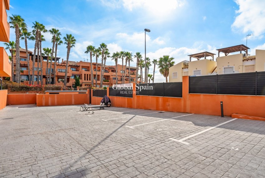 Wiederverkauf - WOHNUNG -
ORIHUELA COSTA - Costa Blanca