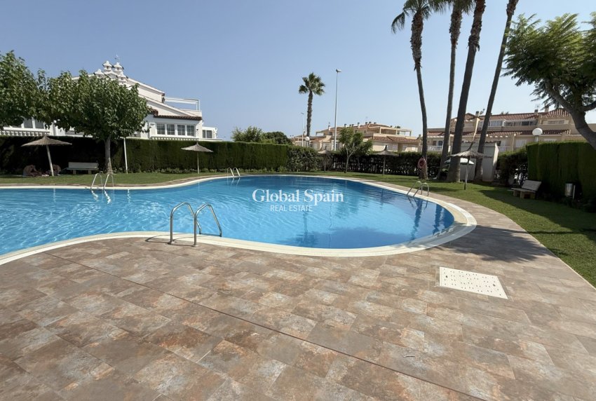 Wiederverkauf - WOHNUNG -
ORIHUELA COSTA - Costa Blanca