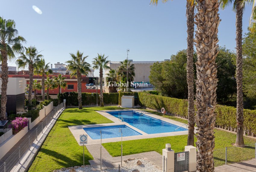 Wiederverkauf - WOHNUNG -
ORIHUELA COSTA - Costa Blanca