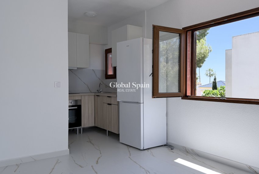 Wiederverkauf - WOHNUNG -
ORIHUELA COSTA - Costa Blanca