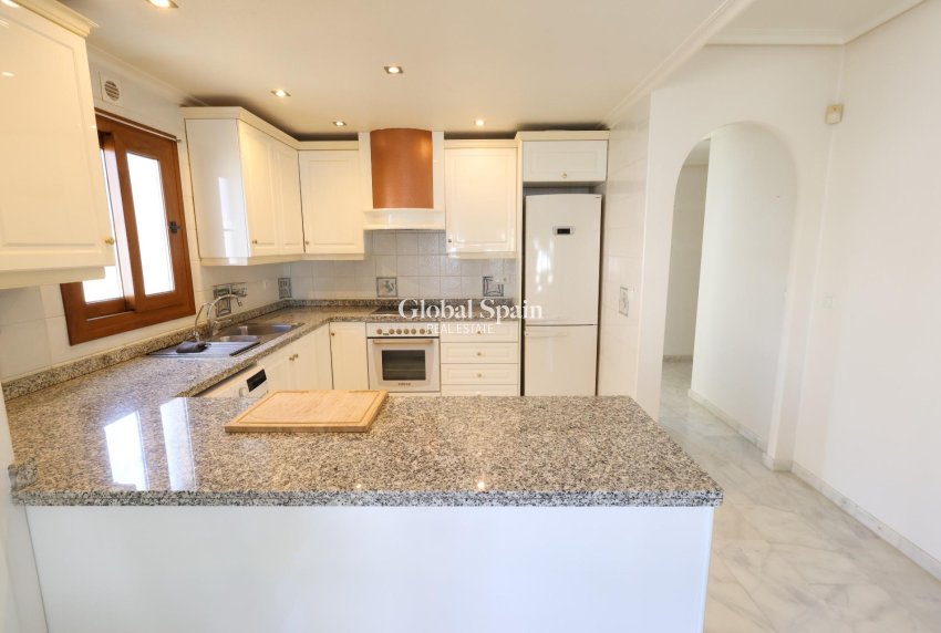 Wiederverkauf - WOHNUNG -
ORIHUELA COSTA - Costa Blanca