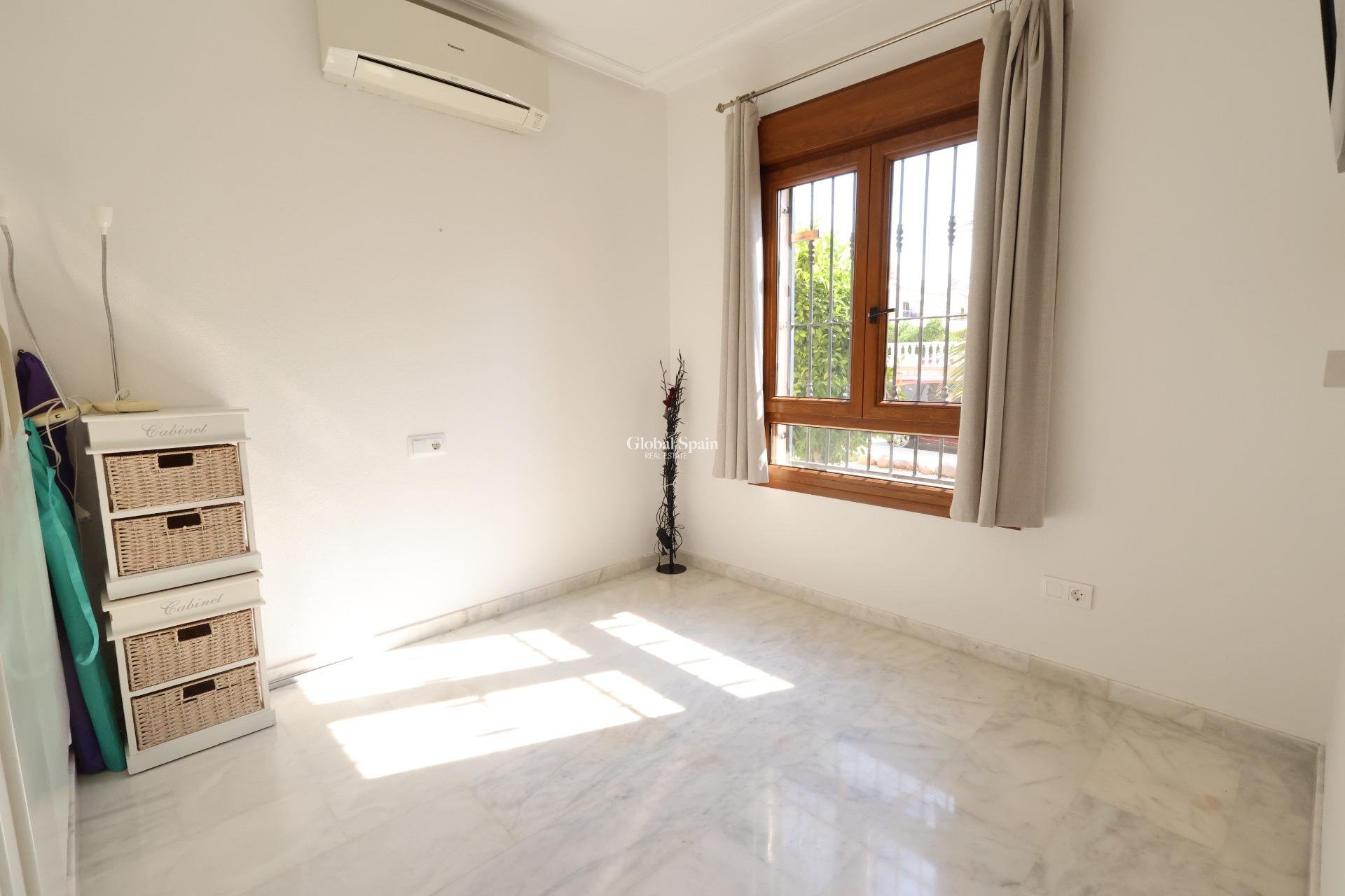Wiederverkauf - WOHNUNG -
ORIHUELA COSTA - Costa Blanca