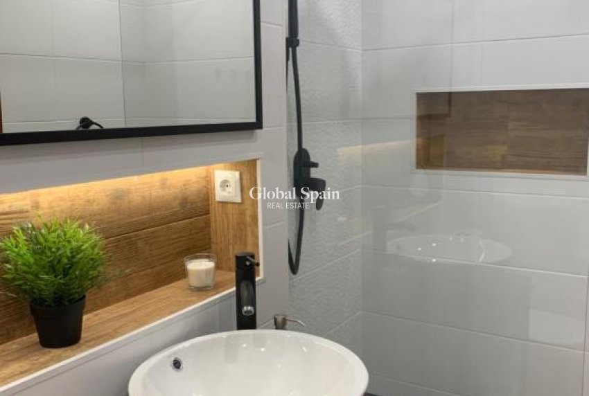 Wiederverkauf - WOHNUNG -
ORIHUELA COSTA - Costa Blanca