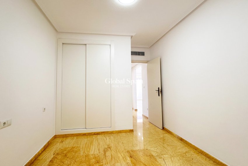 Wiederverkauf - WOHNUNG -
ORIHUELA COSTA - Costa Blanca