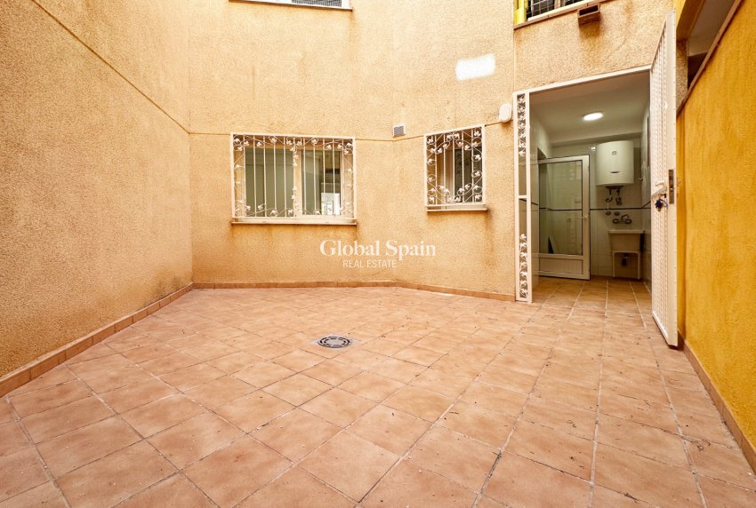 Wiederverkauf - WOHNUNG -
ORIHUELA COSTA - Costa Blanca