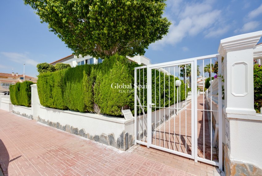 Wiederverkauf - WOHNUNG -
ORIHUELA COSTA - Costa Blanca