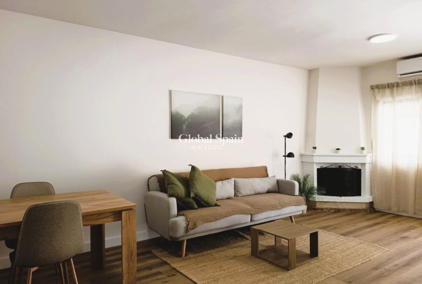 Wiederverkauf - WOHNUNG -
ORIHUELA COSTA - Costa Blanca