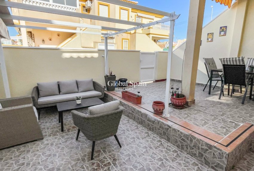Wiederverkauf - WOHNUNG -
ORIHUELA COSTA - Costa Blanca